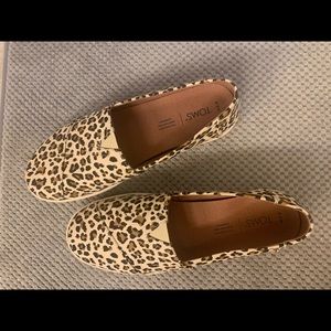 Tom’s Cheetah casual Slip on shoes